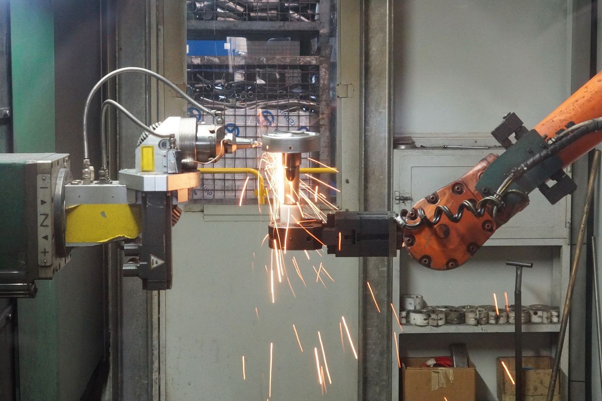 ABB and Fronius show a dual-station robotic welding cell